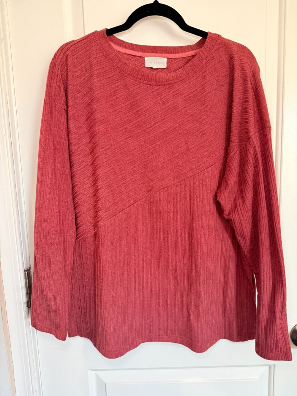 Melloday Terracotta Red Ribbed Long Sleeve Top Diagonal Seam Modern Minimalist